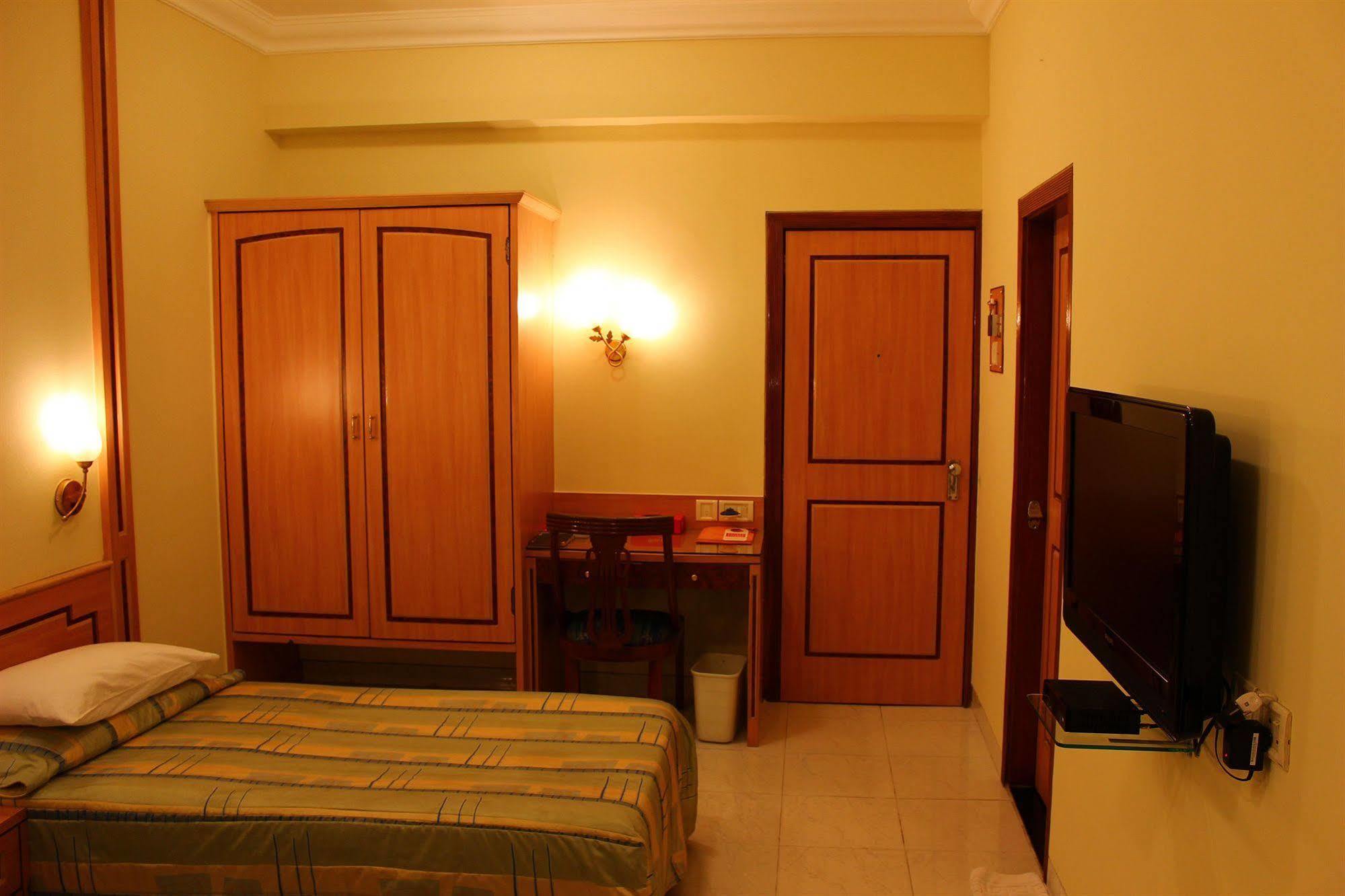 Abbott Hotel Navi Mumbai Exterior foto